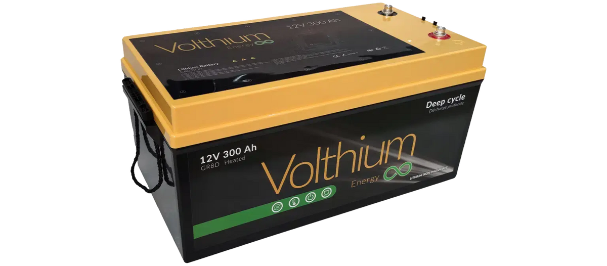 Batterie Volthium 300Ah installée dans un compartiment technique hors réseau