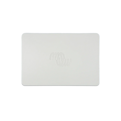 Coque de protection Victron pour écran GX Touch 70 posée sur son cadre