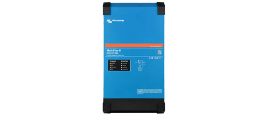 Onduleur-chargeur hybride Victron MultiPlus-II installé sur un mur technique